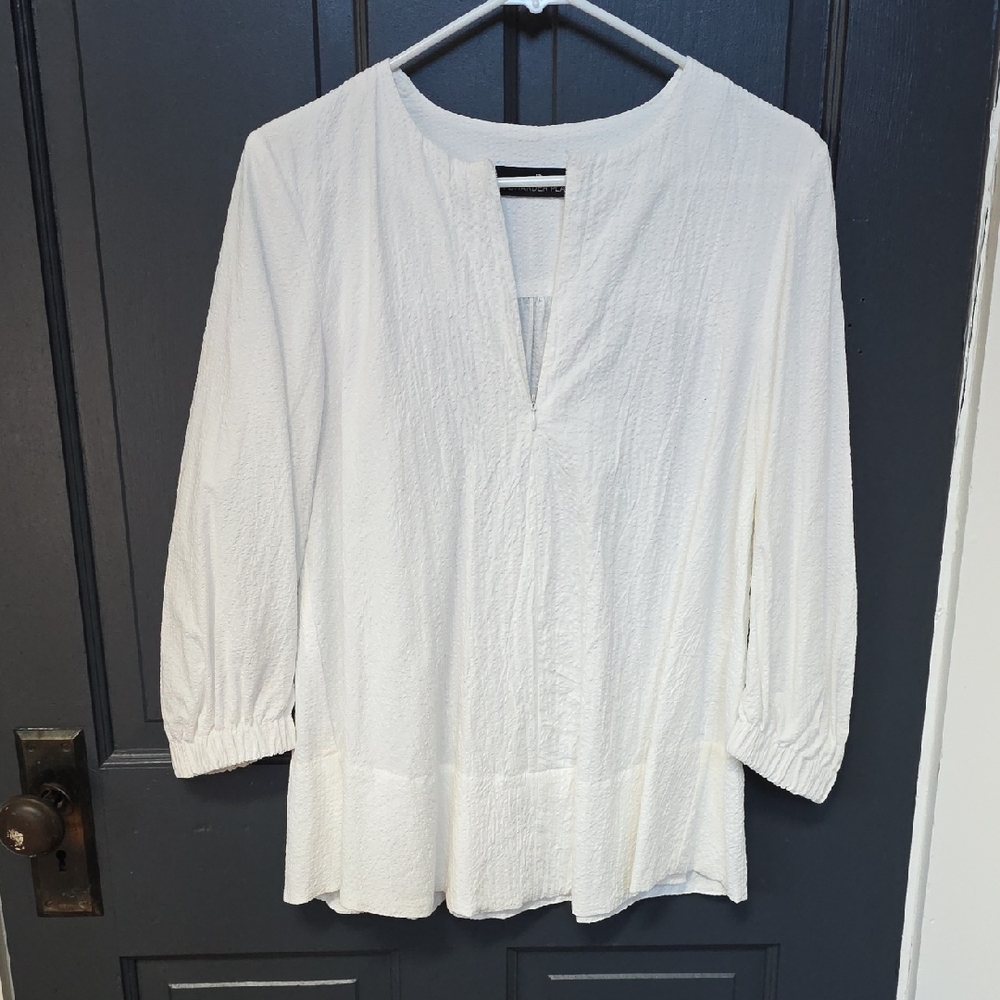 TUCKERNUCK Pomander Place Cream Textured Split-Neck Peasant Top